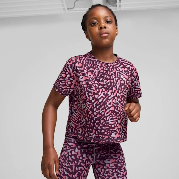 PUMA: ¡Trenes, diversión y estilo! Camiseta corta favorita para niños grandes, lista para la aventura.